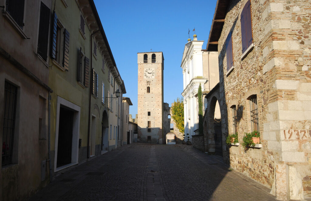 Castellaro_Lagusello_castello