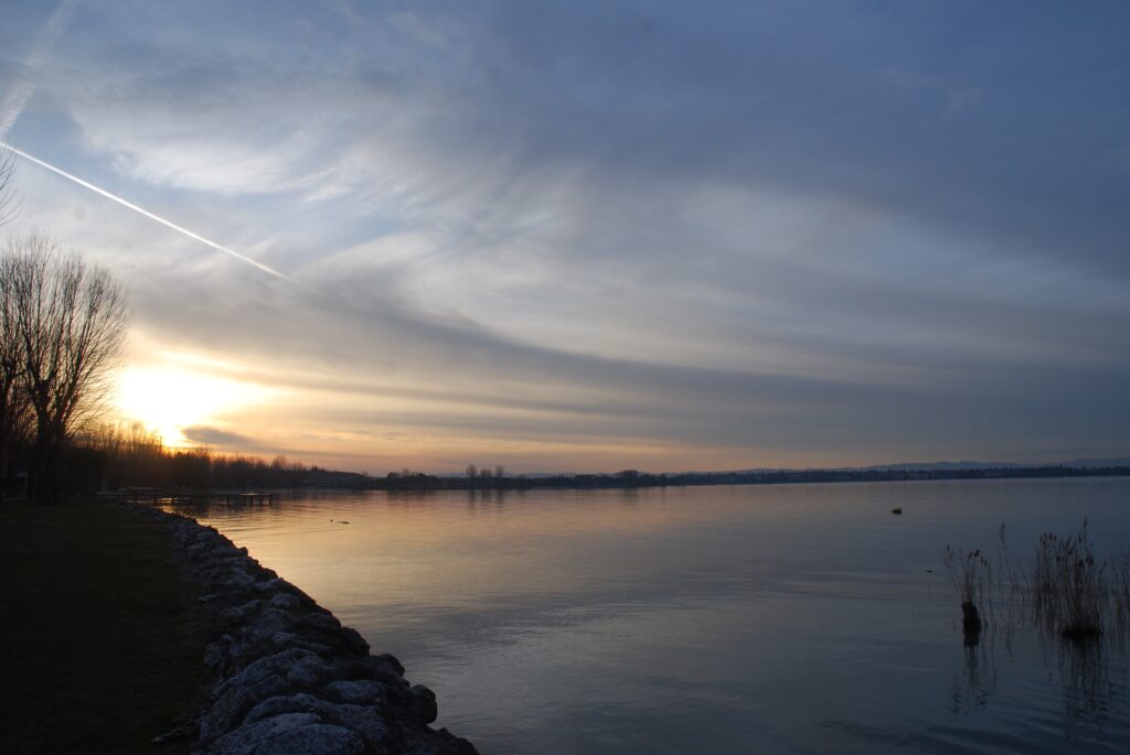Lugana coast at sunsett