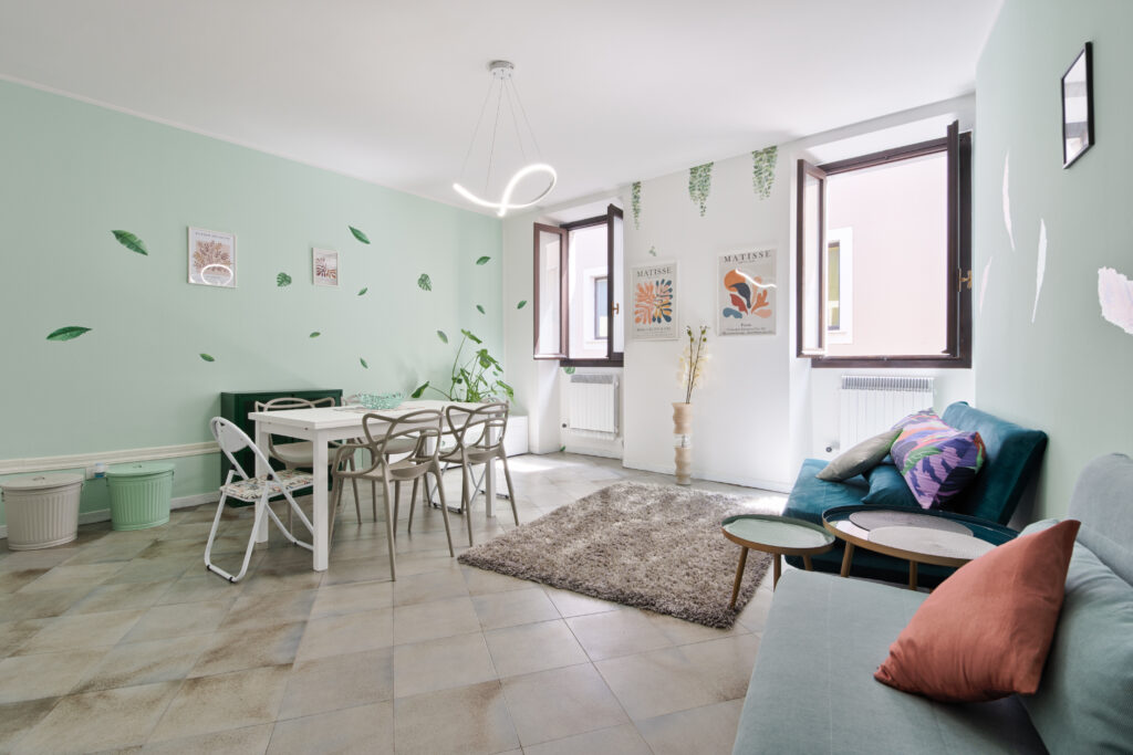 Via Sant'Angela Merici 24-20